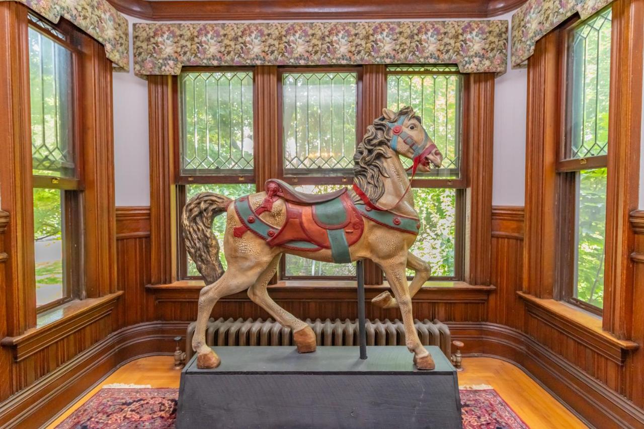 | Saratoga Dreams Bed and Breakfast