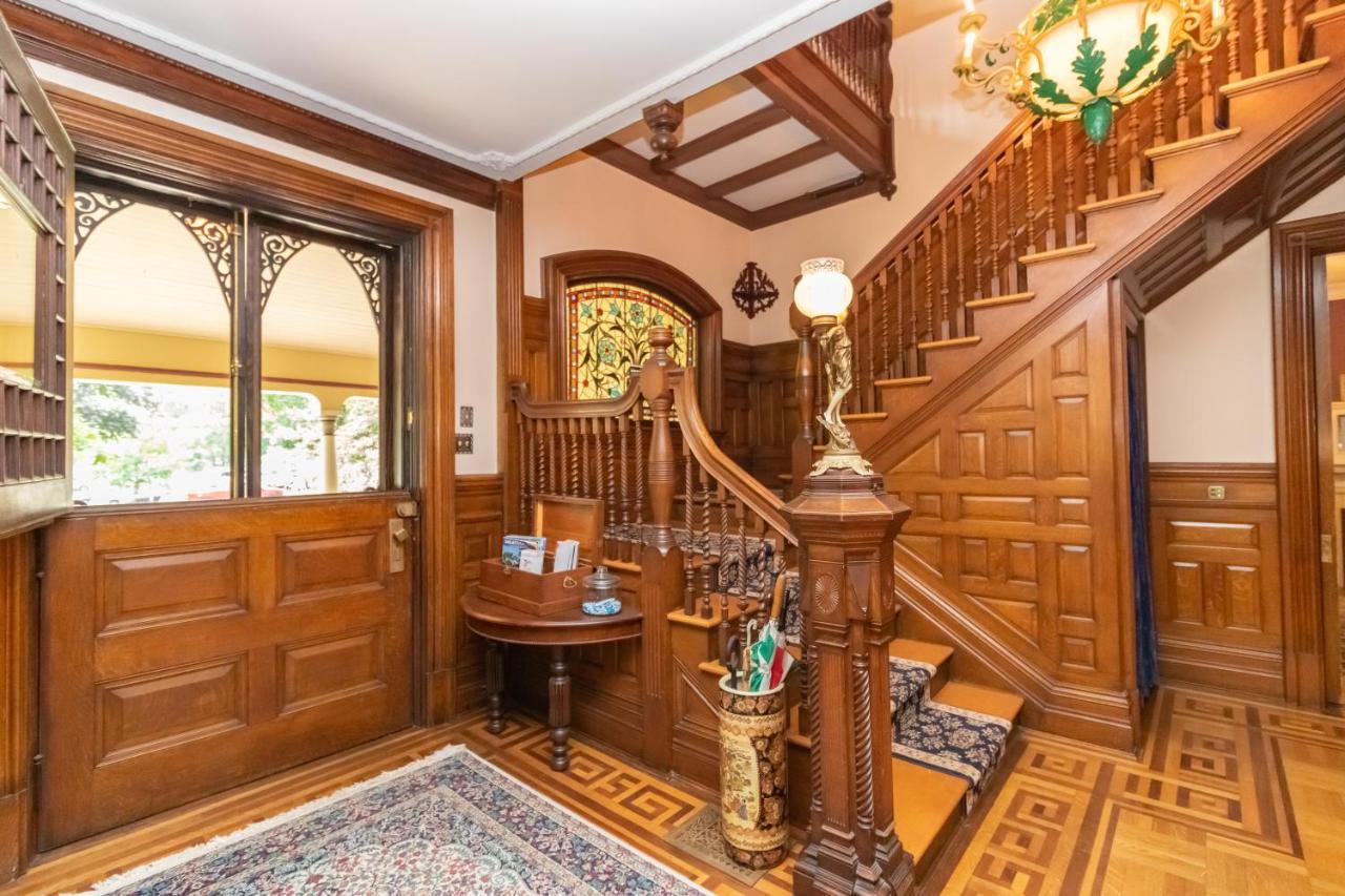 | Saratoga Dreams Bed and Breakfast