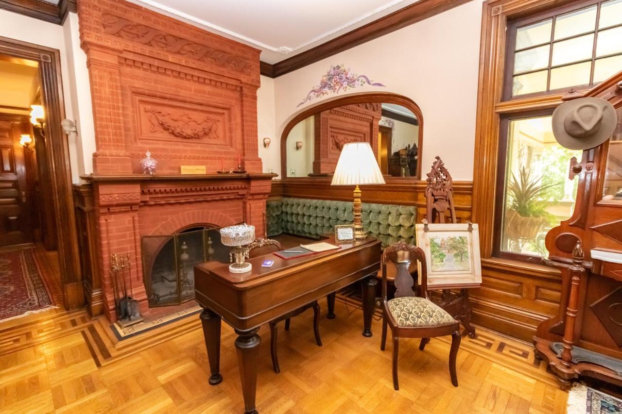 | Saratoga Dreams Bed and Breakfast