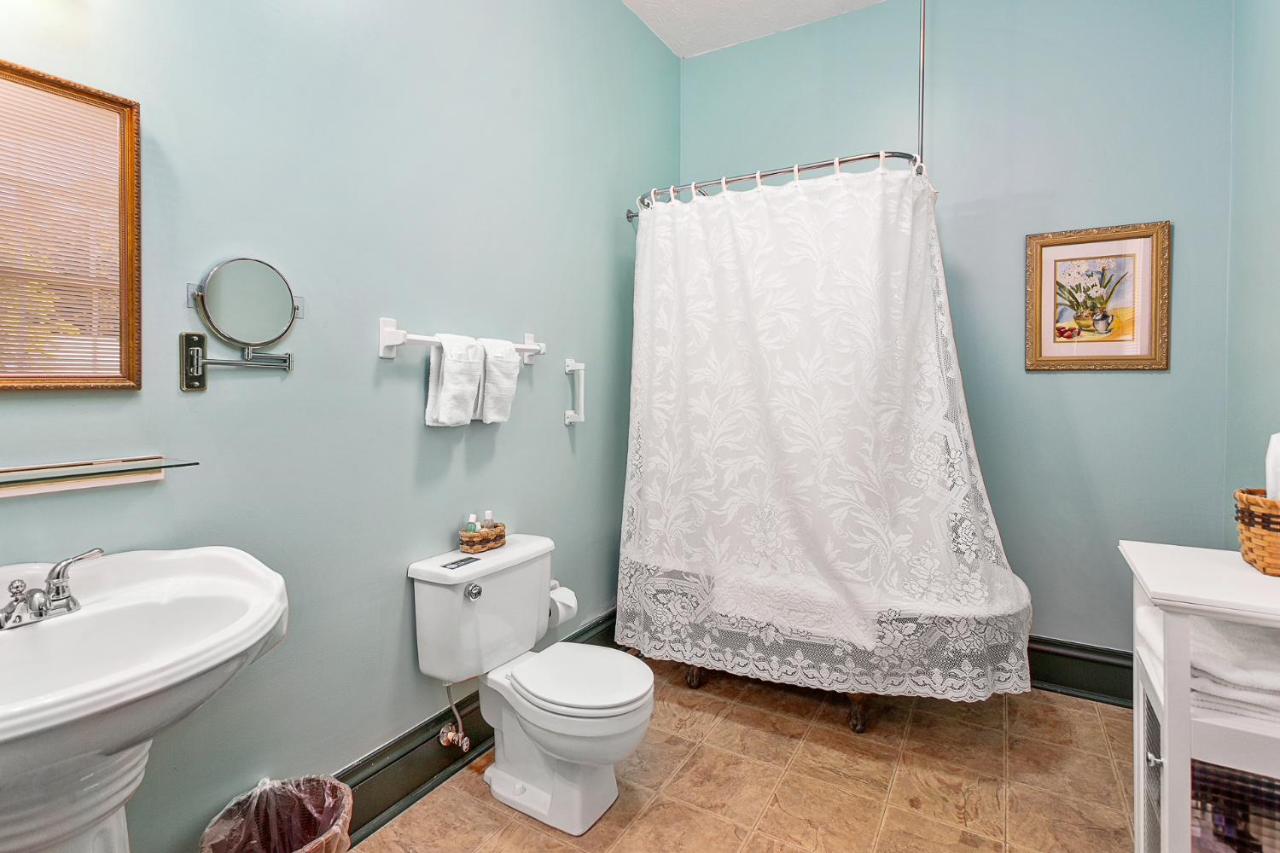 | Spencer House Inn