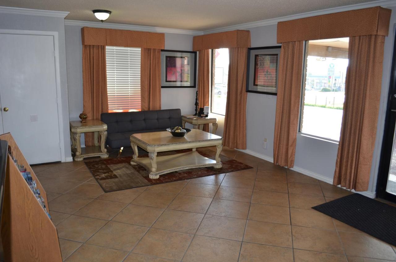  | Hill Country Inn and Suite