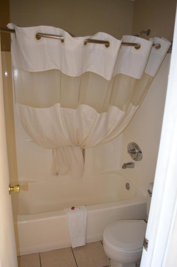 | Hill Country Inn and Suite