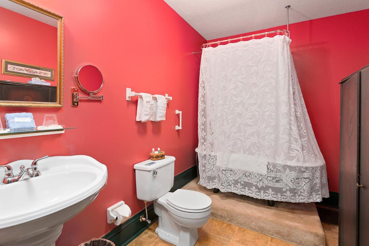 | Spencer House Inn