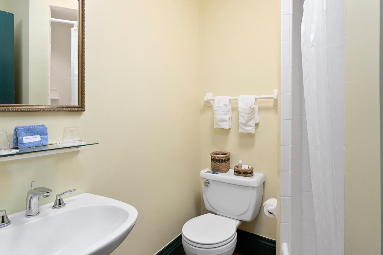 | Spencer House Inn