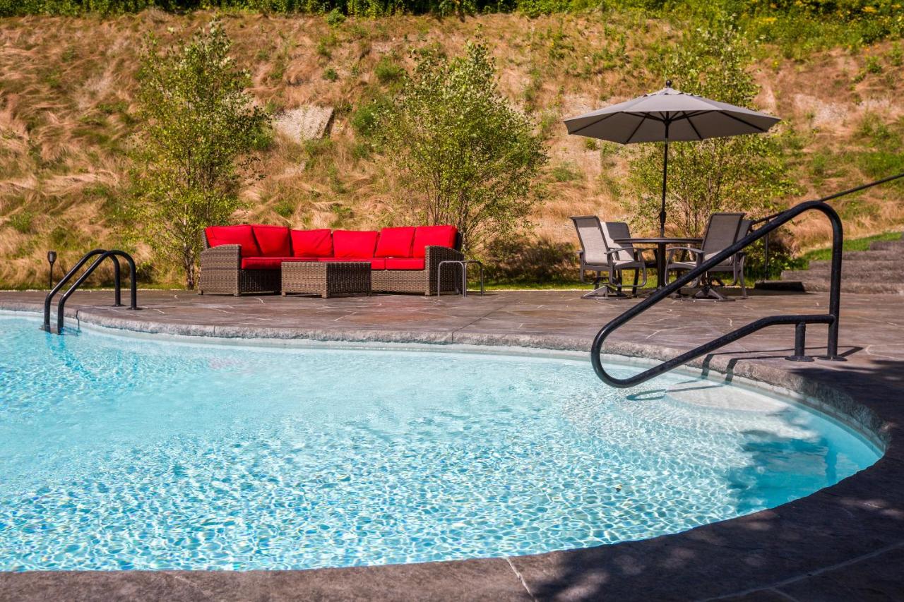 | The Barnstead Inn