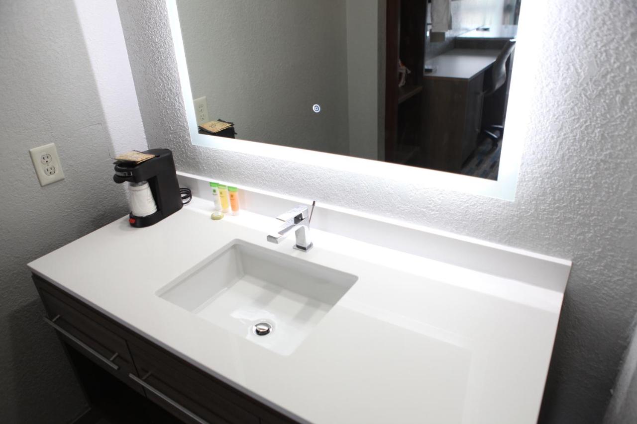 Two Double Beds (Remodeled) - Non-Smoking at All Seasons Inn & Suites