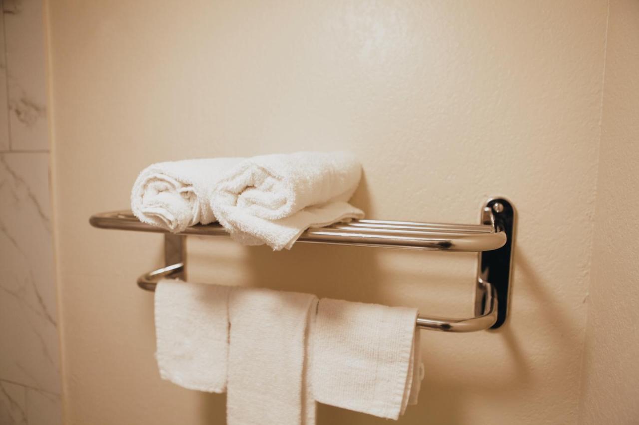 Two Double Beds (Remodeled) - Non-Smoking at All Seasons Inn & Suites
