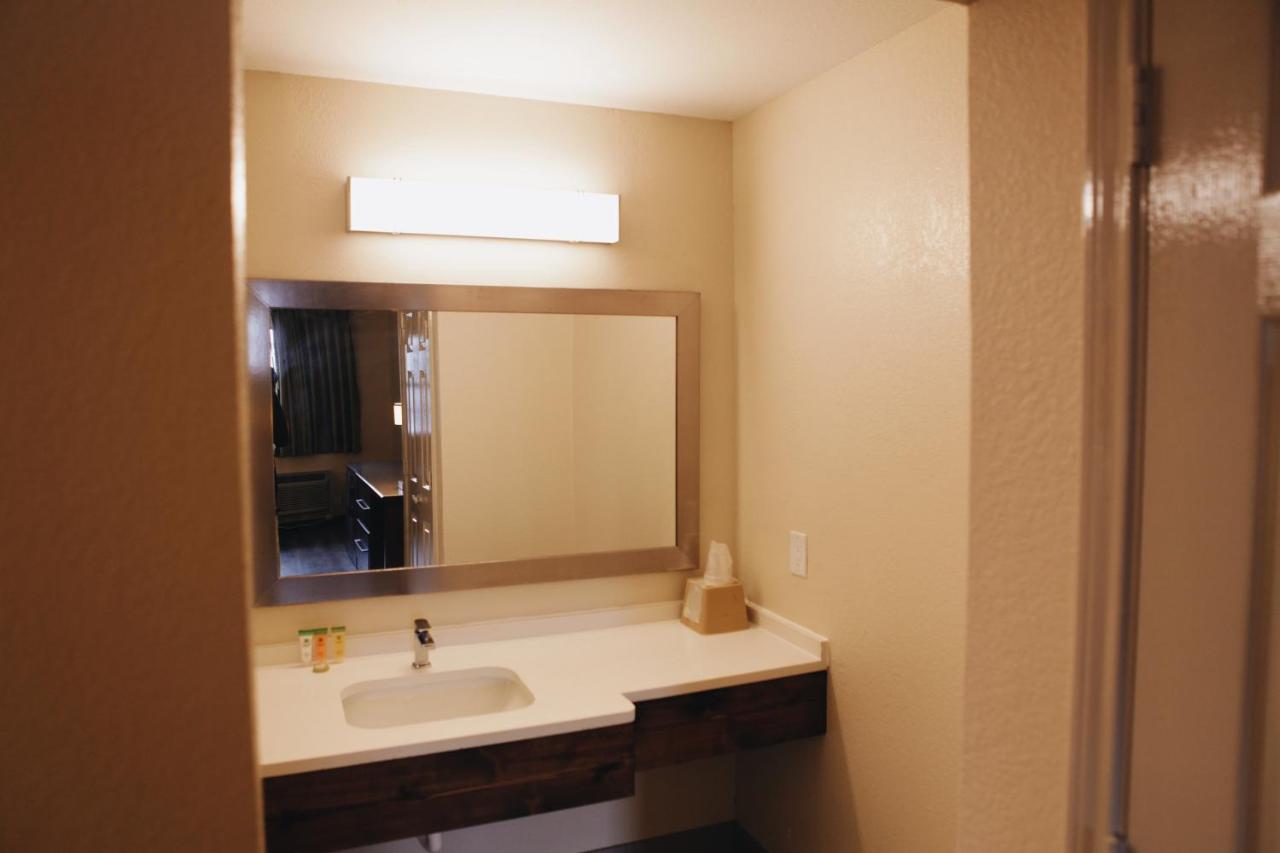 Two Double Beds (Remodeled) - Non-Smoking at All Seasons Inn & Suites