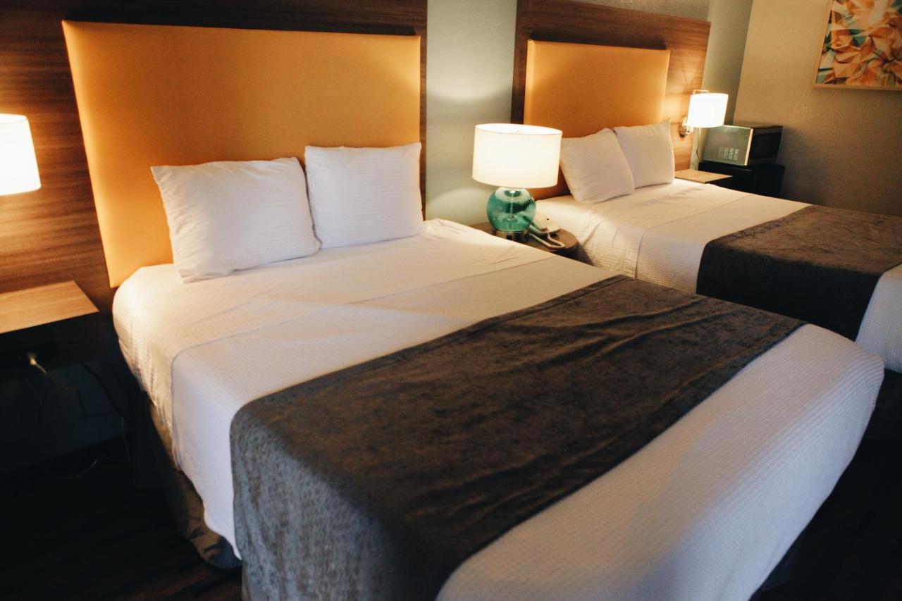 Two Double Beds (Remodeled) - Non-Smoking at All Seasons Inn & Suites