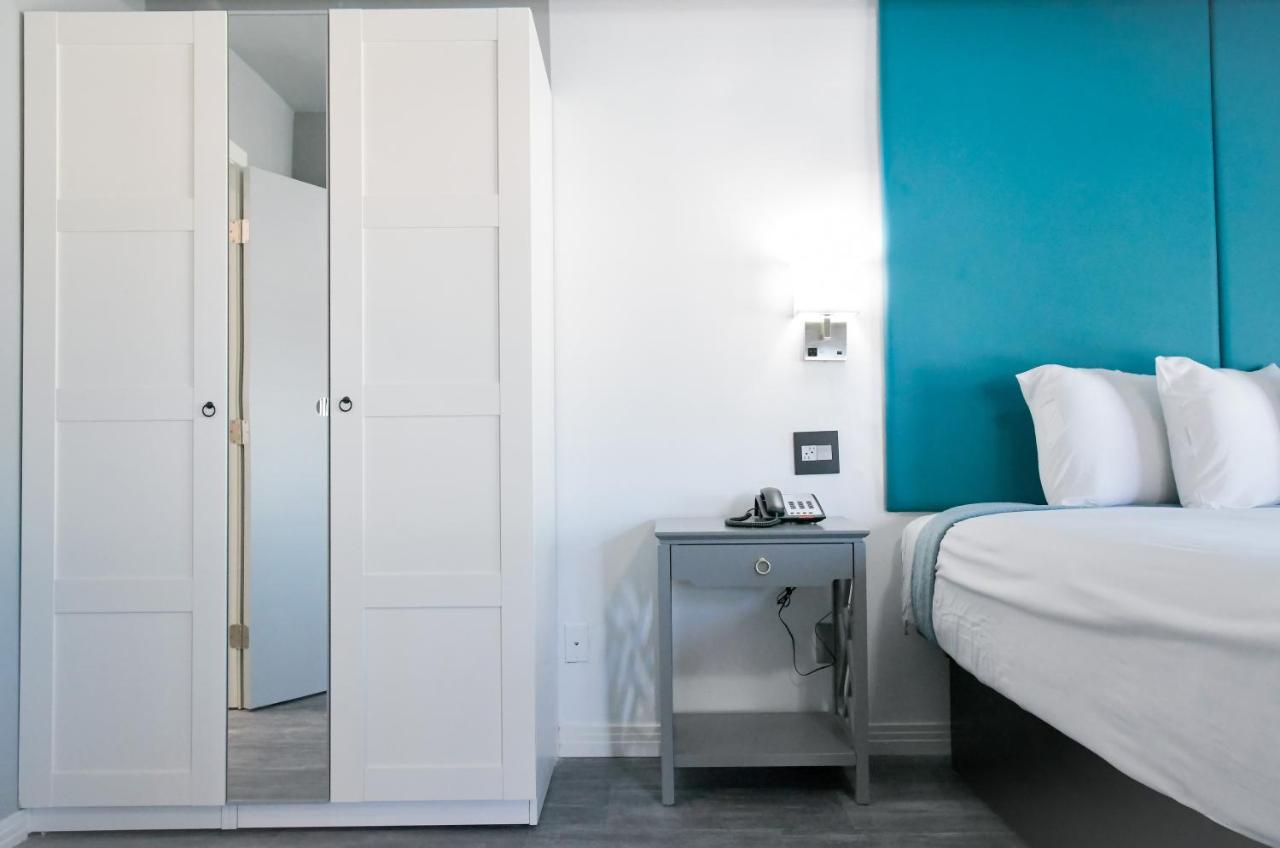 Deluxe King Suite at Tilbury Inn