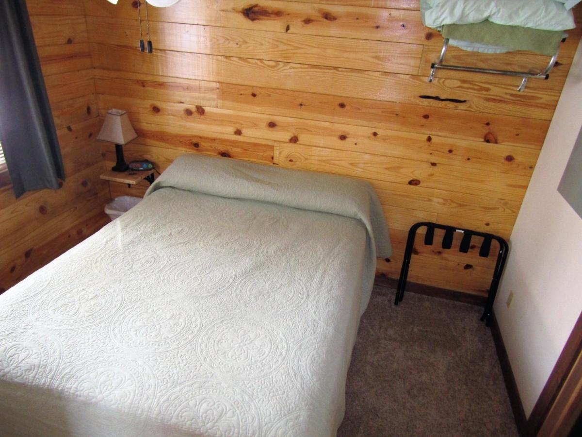  | Freedom Ridge Cabins