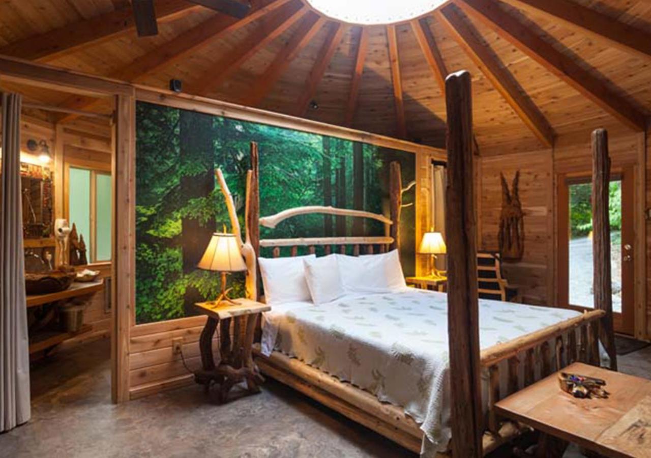 | Stormking Hotel