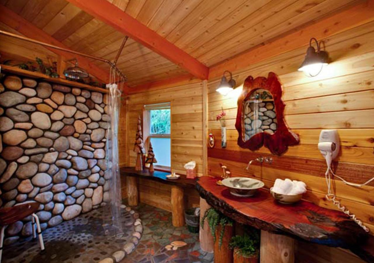 | Stormking Hotel
