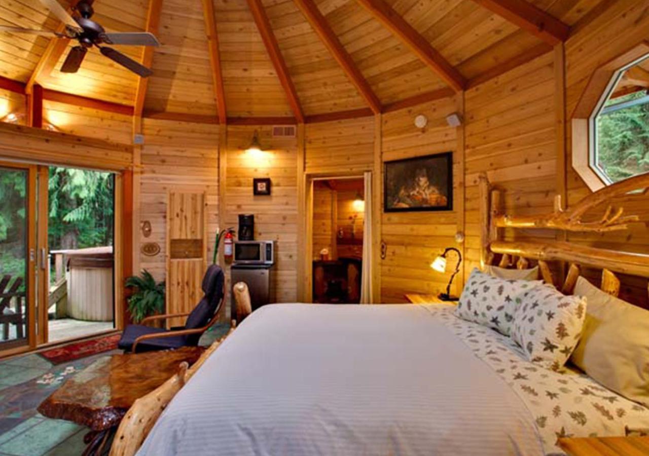| Stormking Hotel
