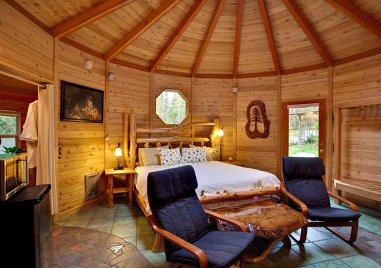| Stormking Hotel