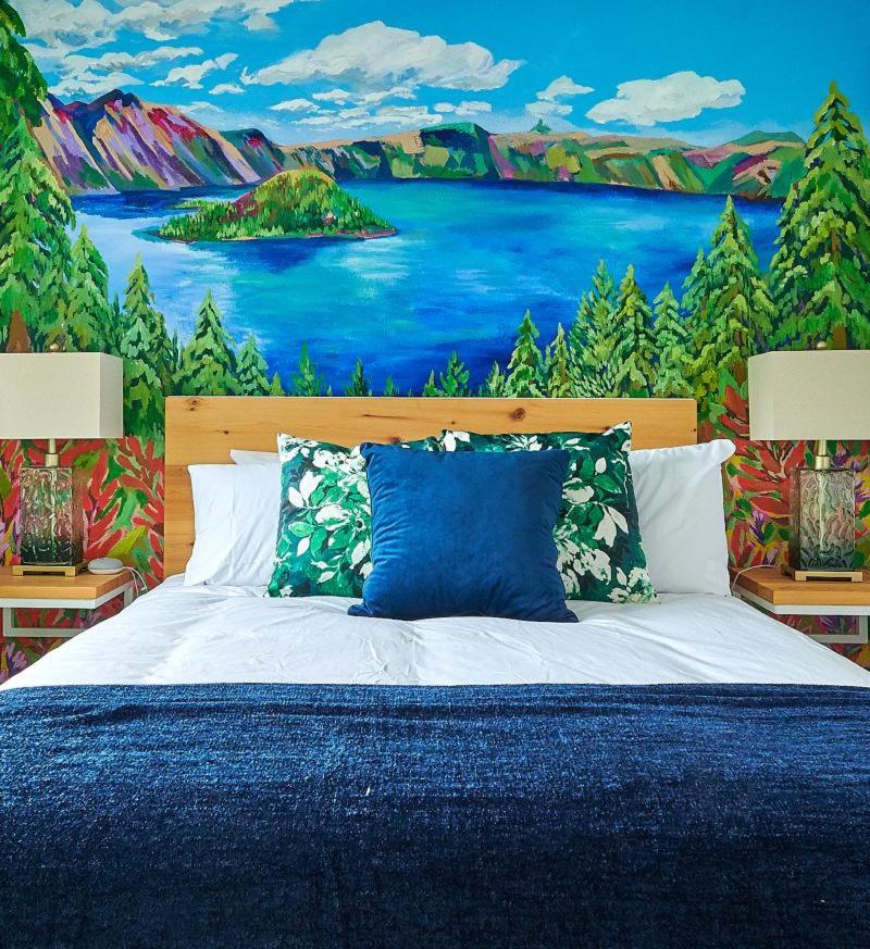  | Kenton Hotel