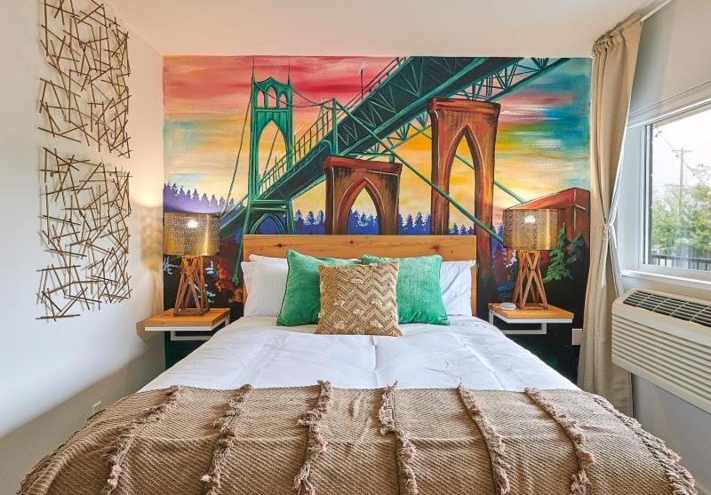  | Kenton Hotel