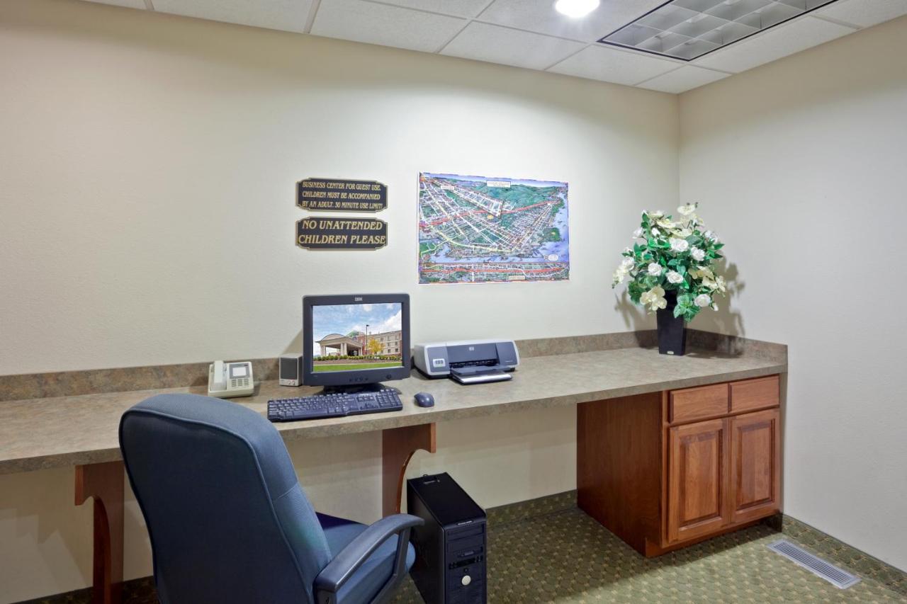  | Triple Play Resort Hotel & Suites