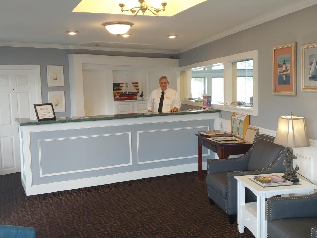 | Hyannis Travel Inn