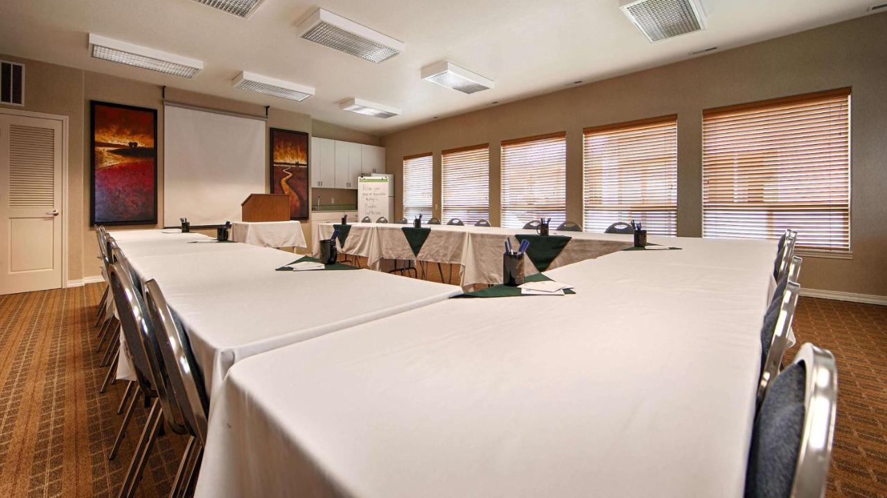 | Best Western Inn At Face Rock