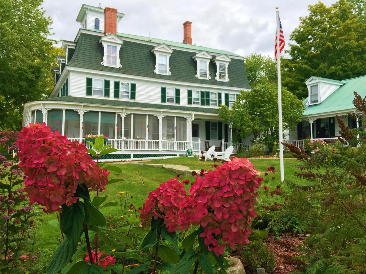 | Center Lovell Inn