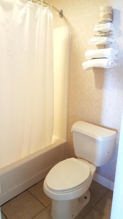 | Atrium Inn & Suites