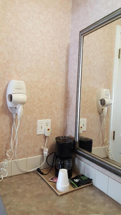 | Atrium Inn & Suites