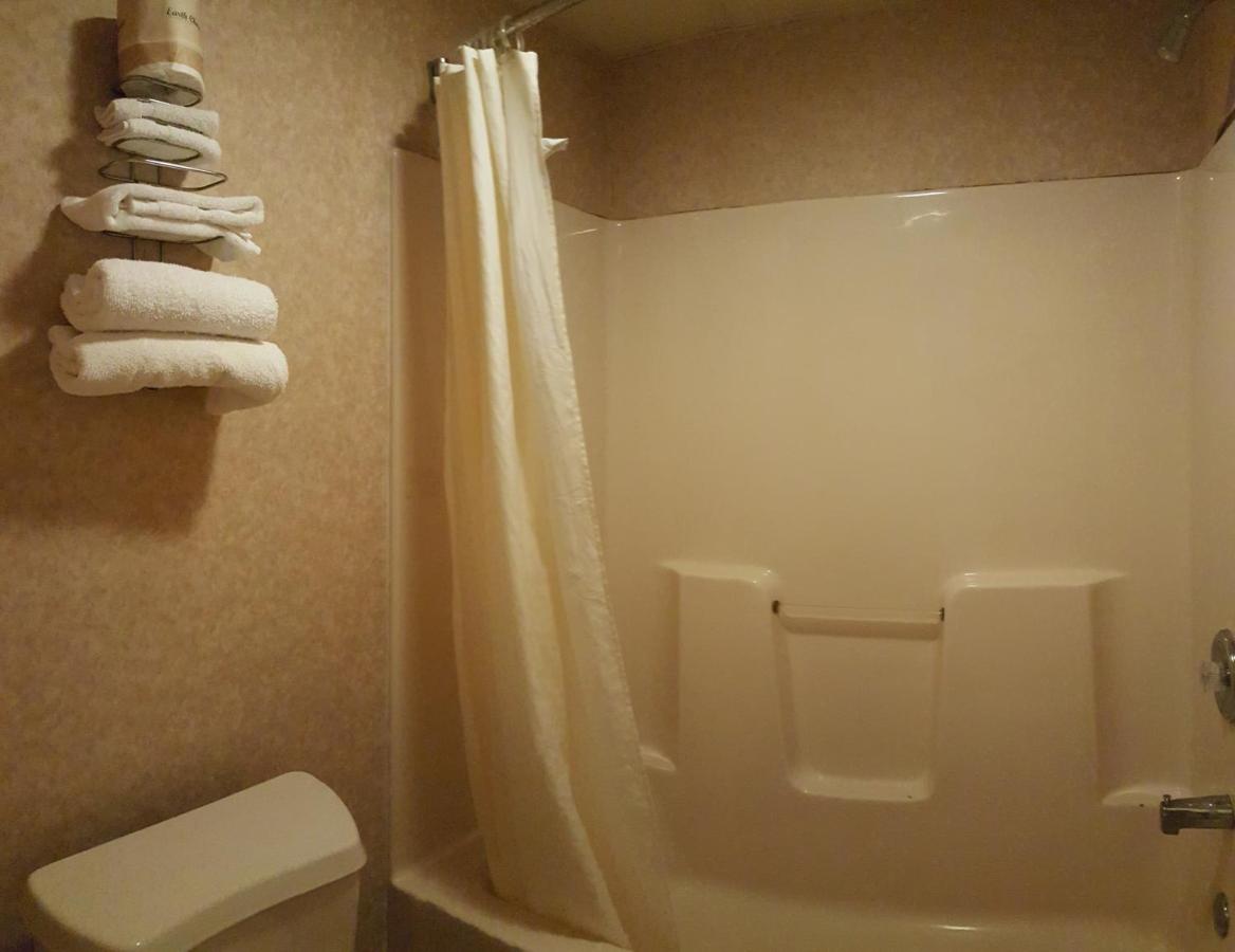 | Atrium Inn & Suites
