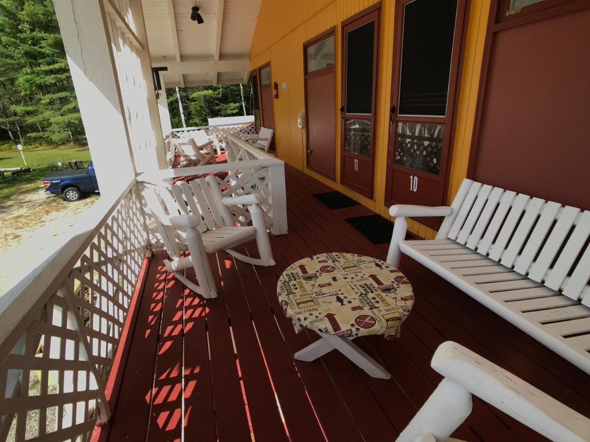 | Snowdon Chalet Motel