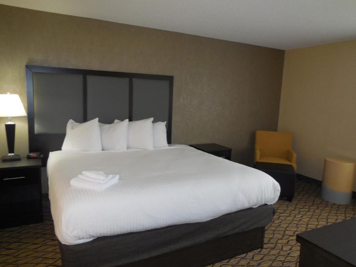Deluxe King Studio Suite - Non-Smoking at Baymont by Wyndham Bridgeport/Frankenmuth