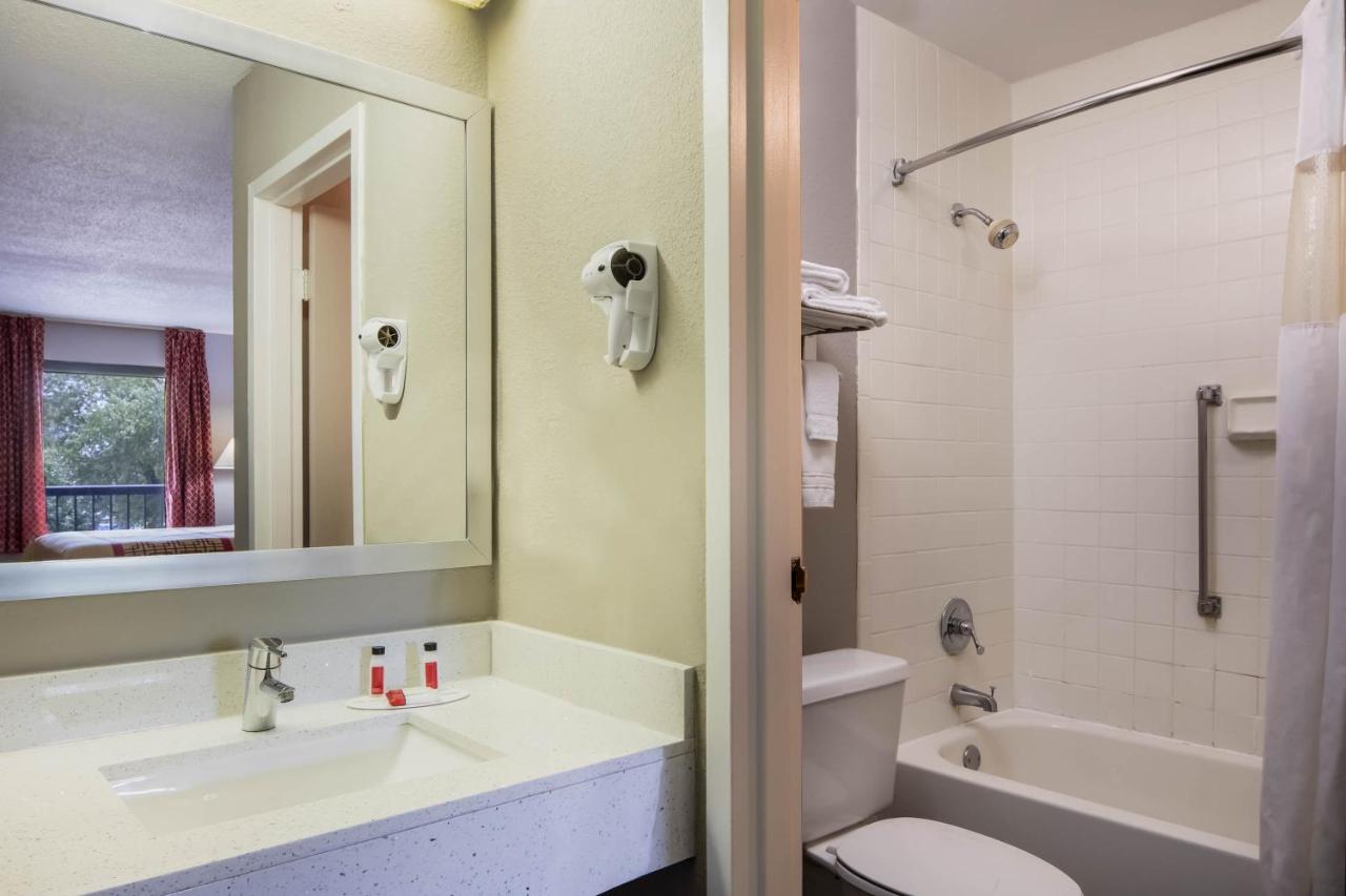 Double Room - Smoking at Days Inn by Wyndham Wilson