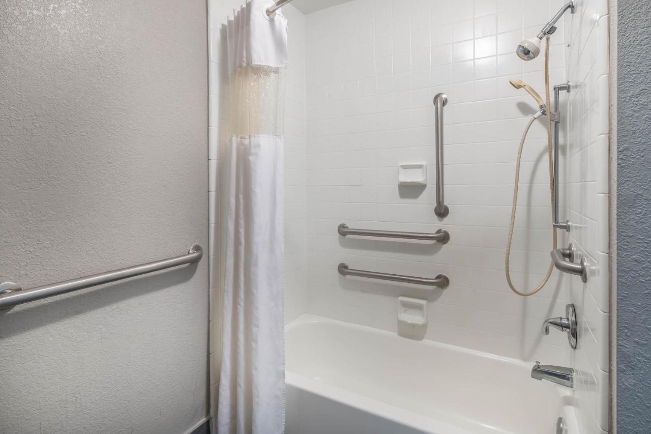 Queen Room - Accessible/Smoking at Days Inn by Wyndham Wilson