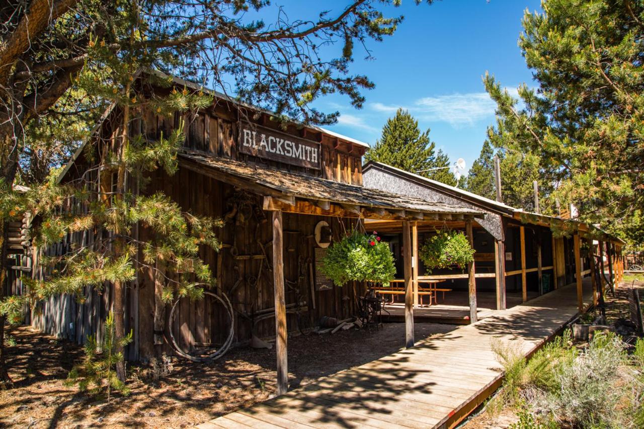 | Bend-Sunriver Camping Resort 24 ft. Yurt 9