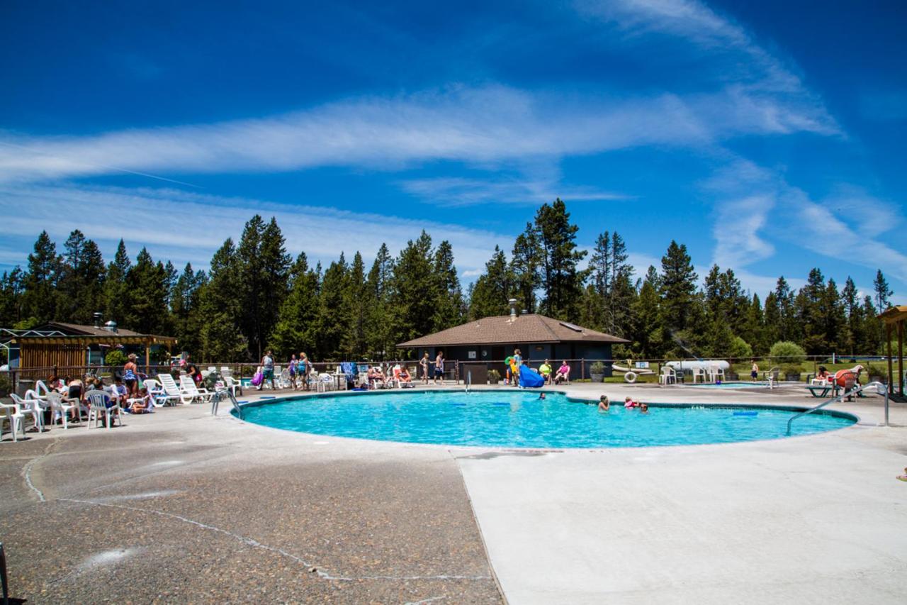 | Bend-Sunriver Camping Resort Studio Cabin 6