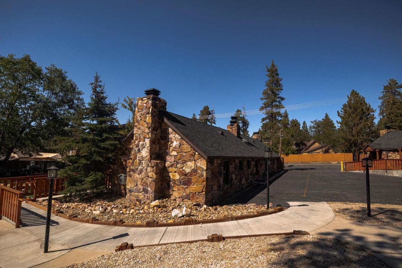 | Embers Lodge & Cabins