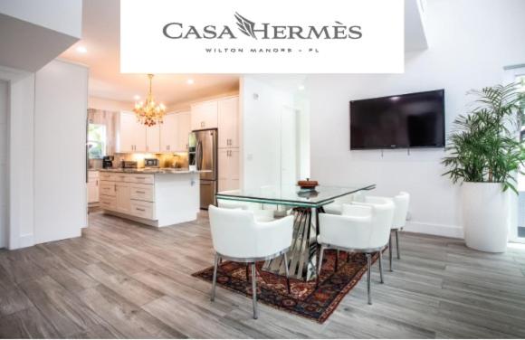 | CASA HERMÈS Wilton Manor - Gay Guesthouse