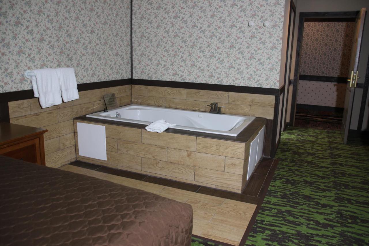 | Spring House Inn
