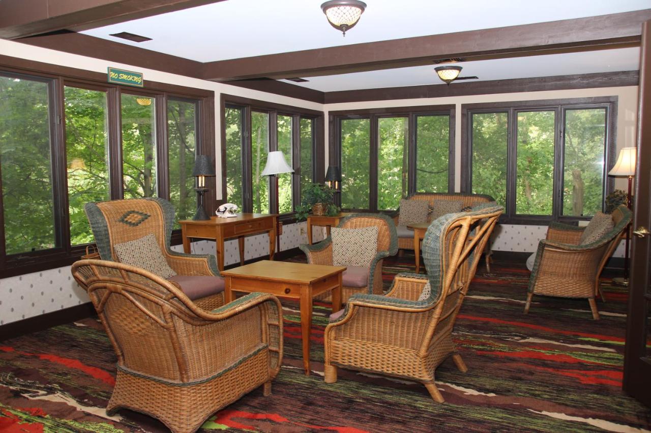 | Spring House Inn
