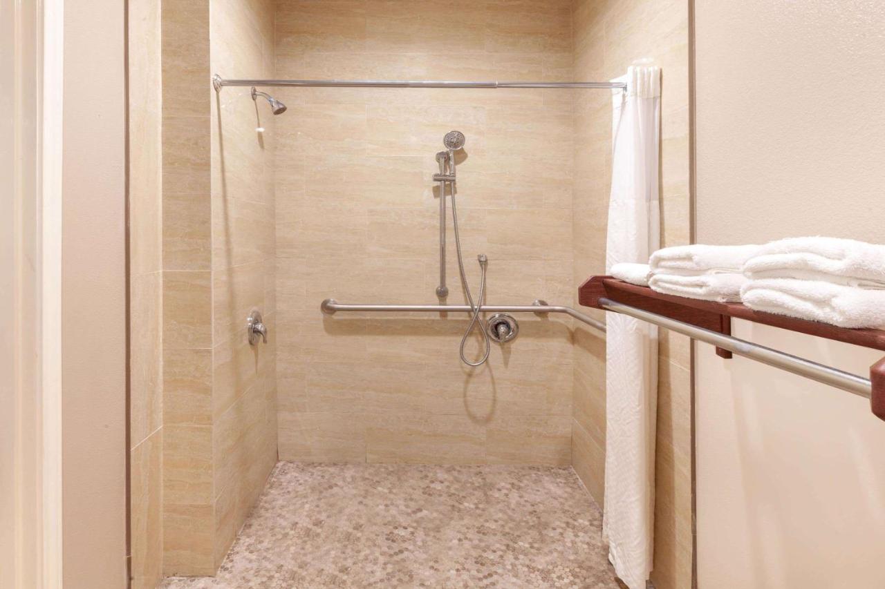 | Super 8 by Wyndham Houston Northwest Cypress