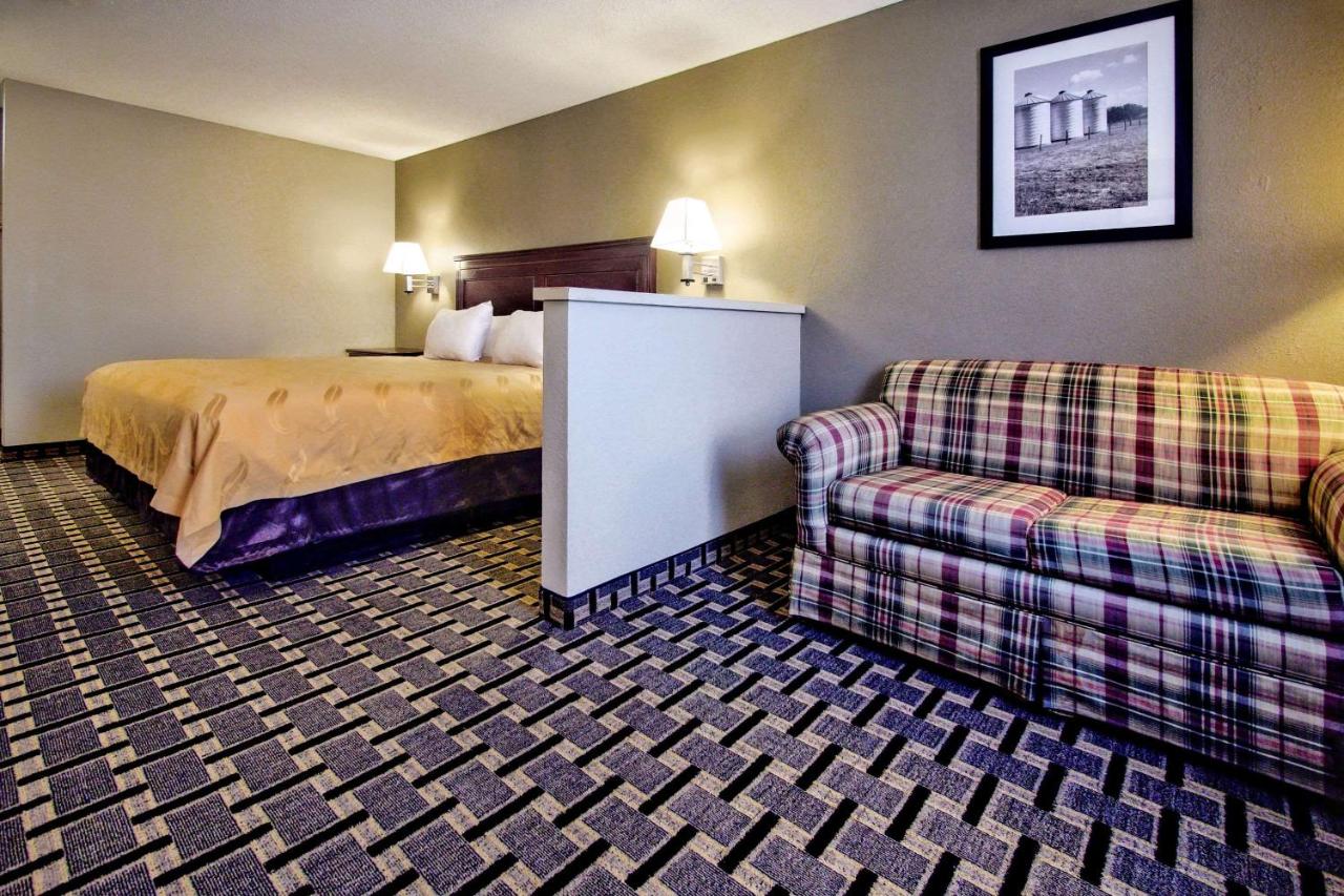 King Suite - Non-Smoking at Quality Inn Moore - Oklahoma City