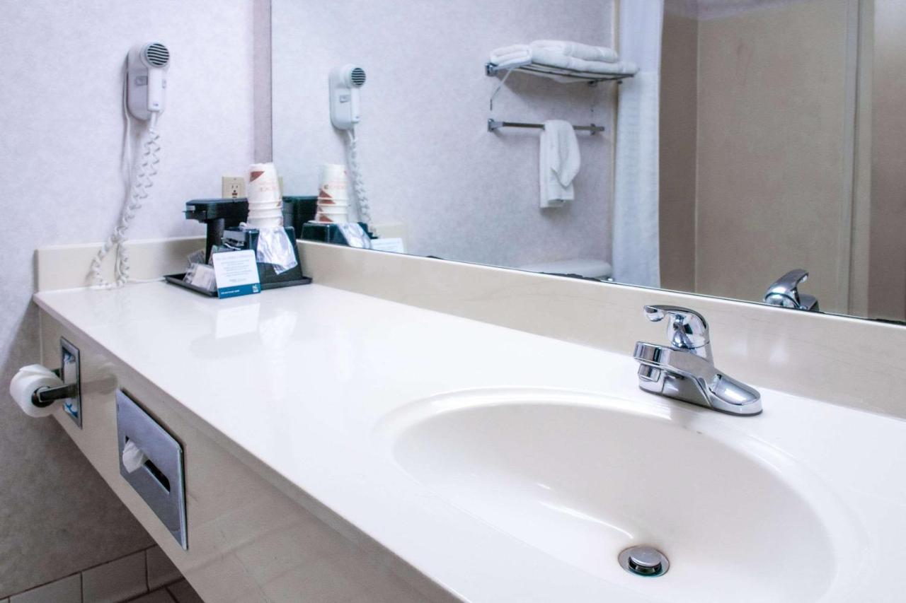 King Room - Non-Smoking at Quality Inn Moore - Oklahoma City