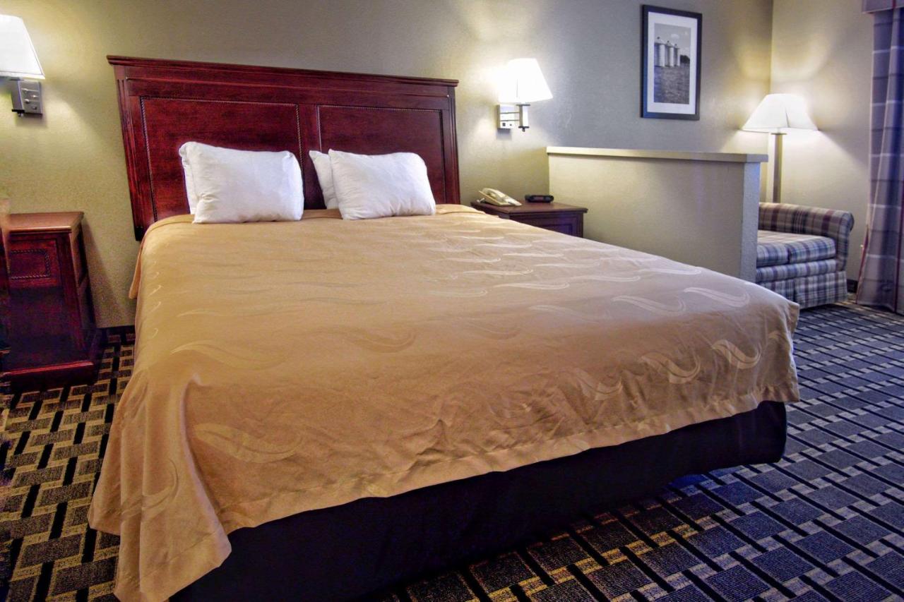 King Suite - Non-Smoking at Quality Inn Moore - Oklahoma City