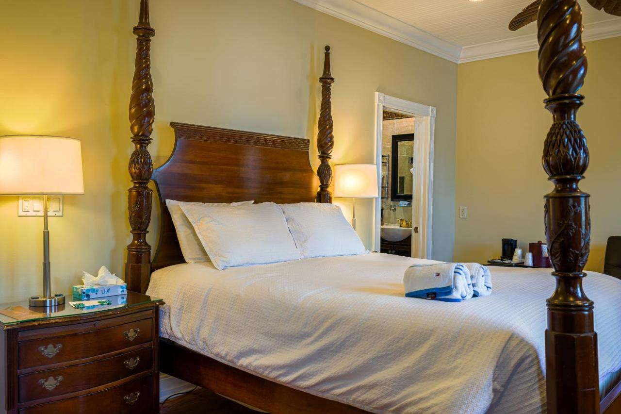| Duval Inn - Key West