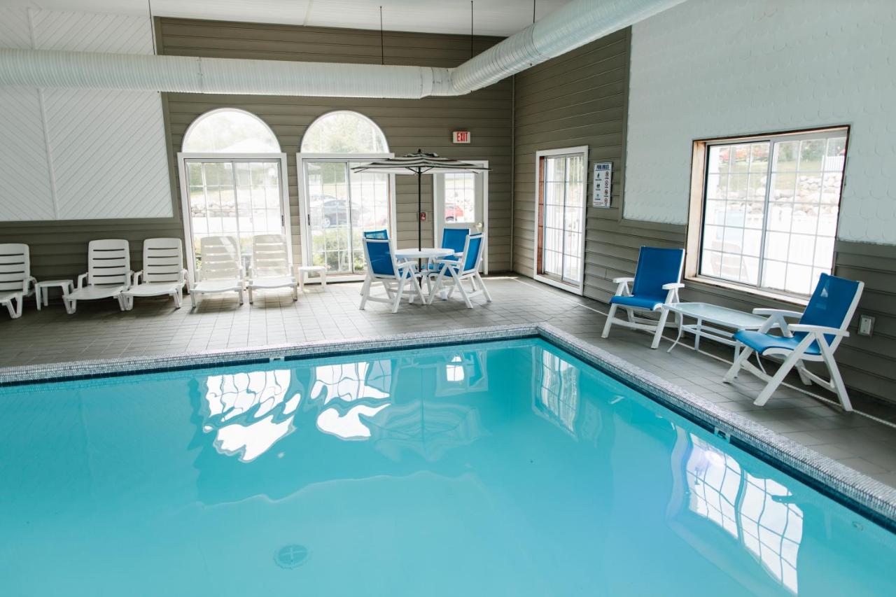 | Breakers Resort - Lakeside