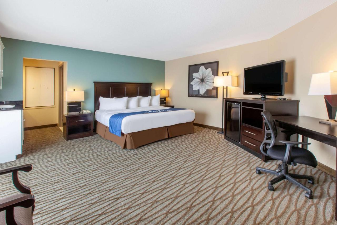 Superior King Room - Non-Smoking at Days Inn by Wyndham Petoskey