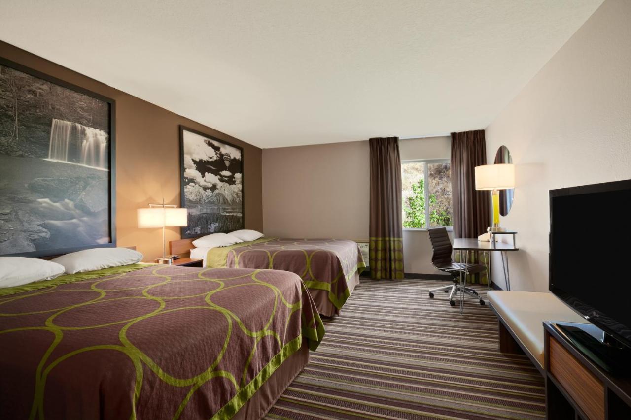 | Super 8 by Wyndham Pocatello