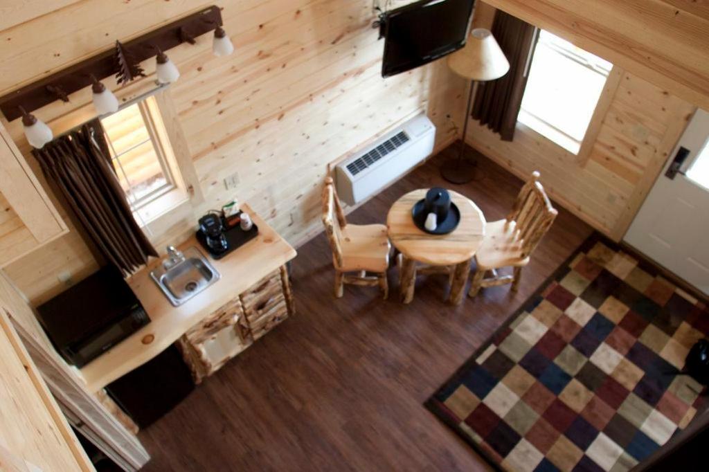 | Cabins of Mackinaw & Lodge