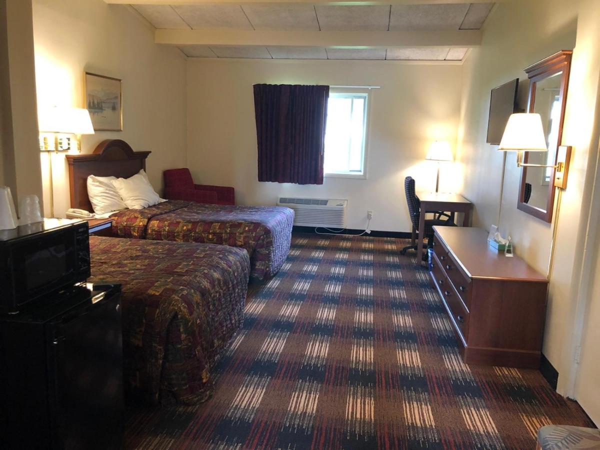  | Red Carpet Inn Syracuse Airport