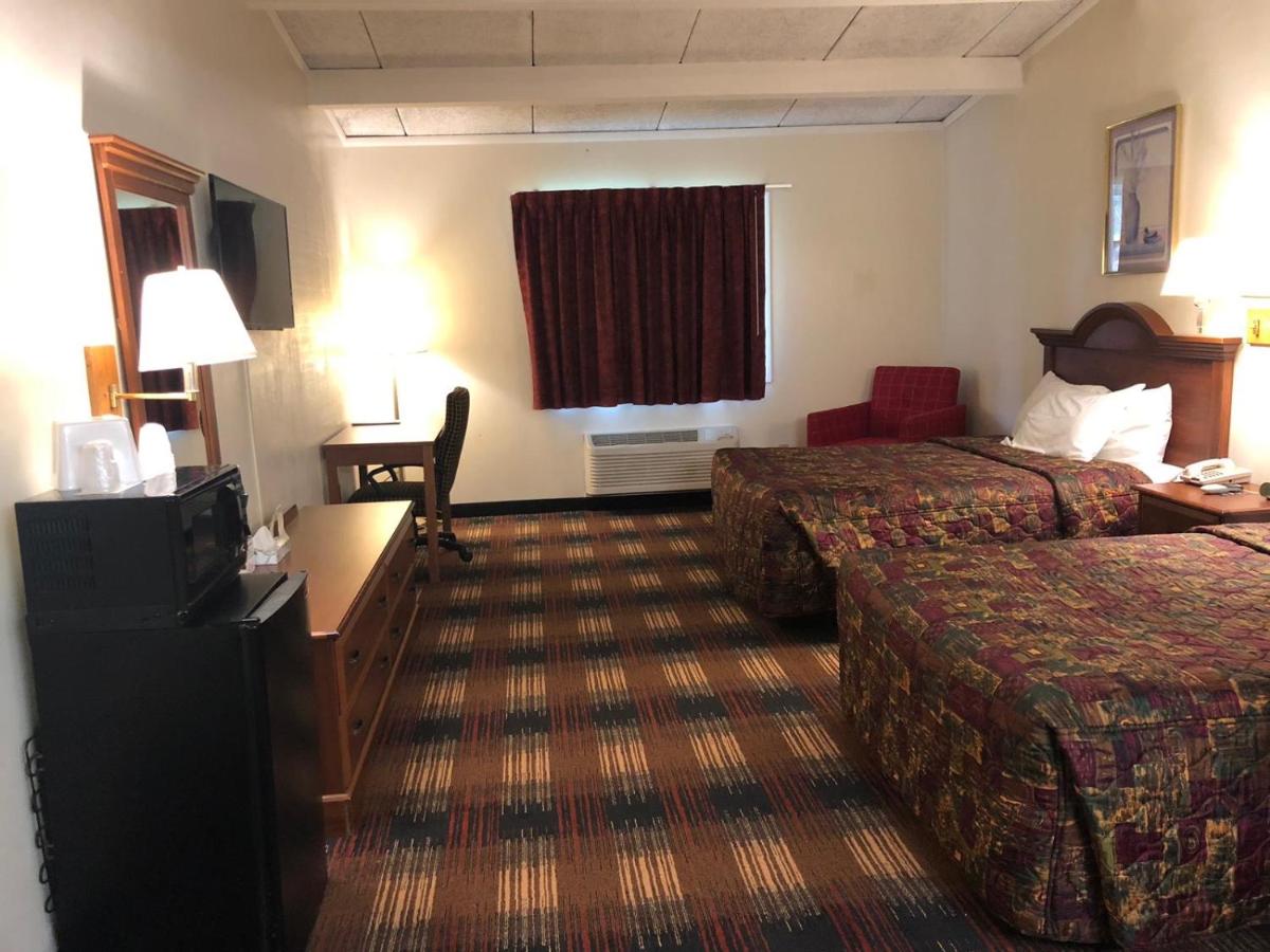  | Red Carpet Inn Syracuse Airport