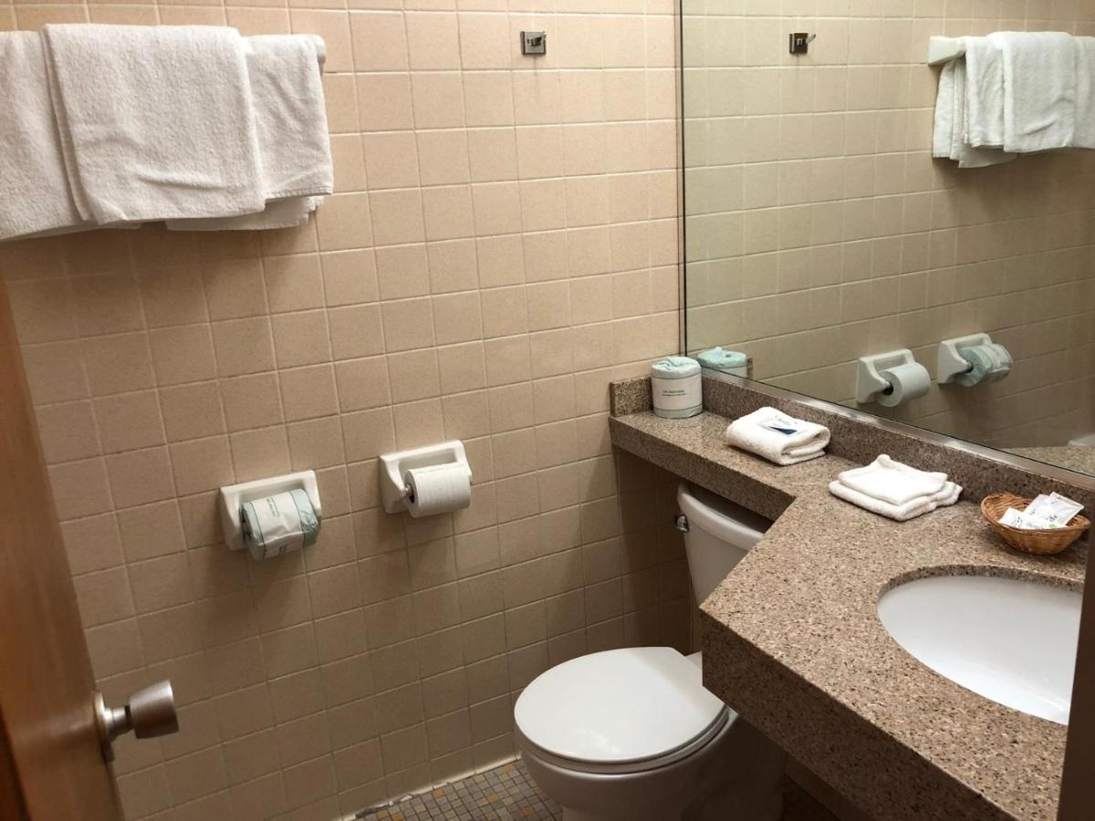 | Red Carpet Inn Syracuse Airport